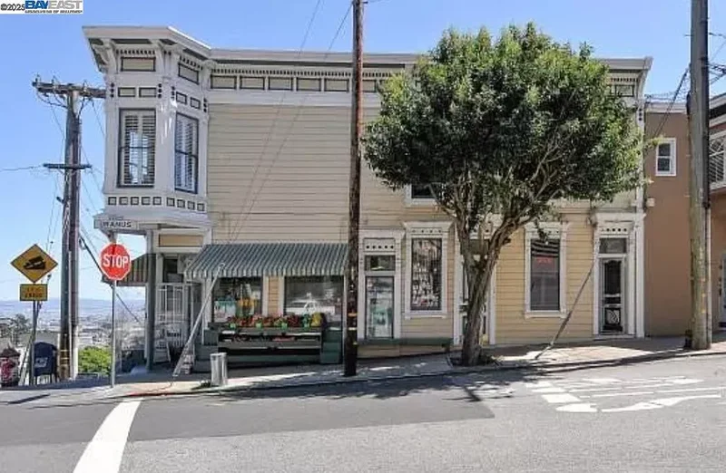 4499 17th, San Francisco, California, United States. - Photo 14