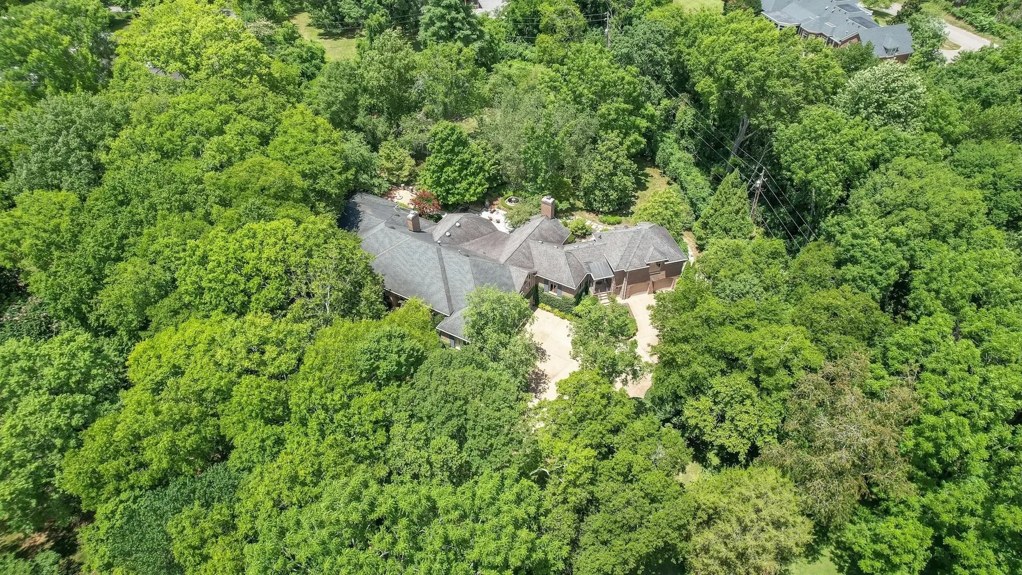 6420 E Valley Ct , Nashville, TN 37205, Nashville, Tennessee, United States. - Photo 48