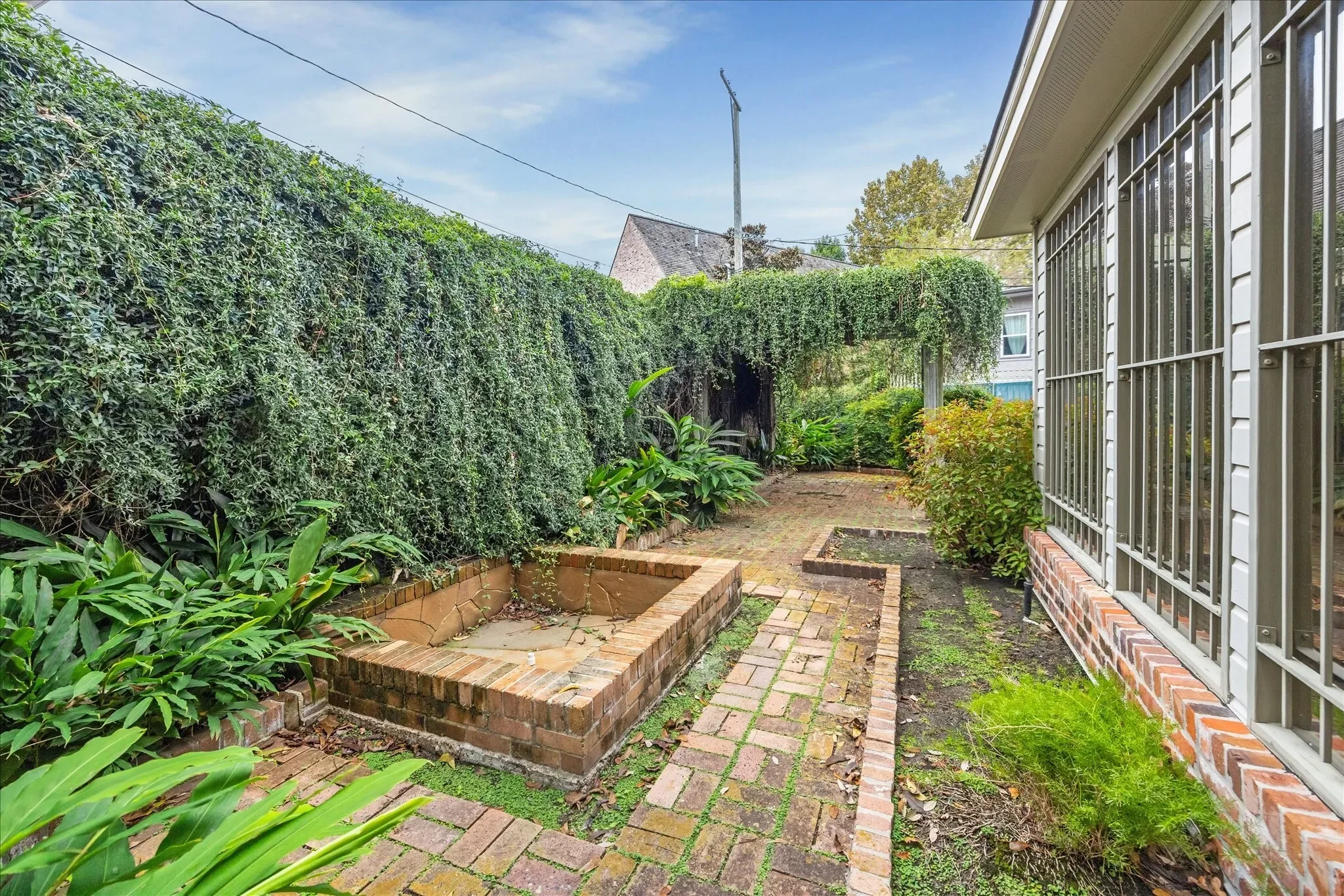 Exterior photo 7
