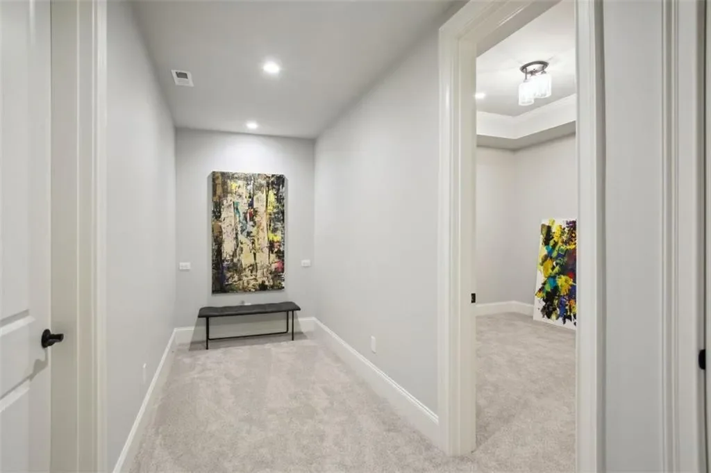 525 FOREST HILLS Drive, Atlanta, Georgia, United States. - Photo 29