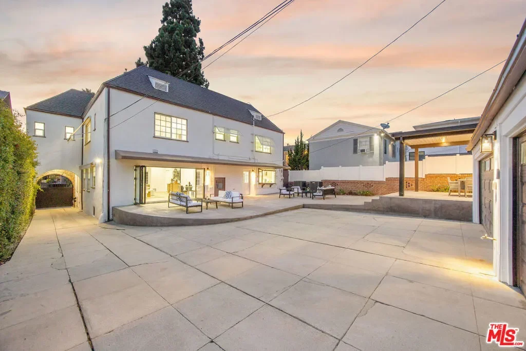 832 S Plymouth Boulevard, Los Angeles, California, United States. - Photo 7