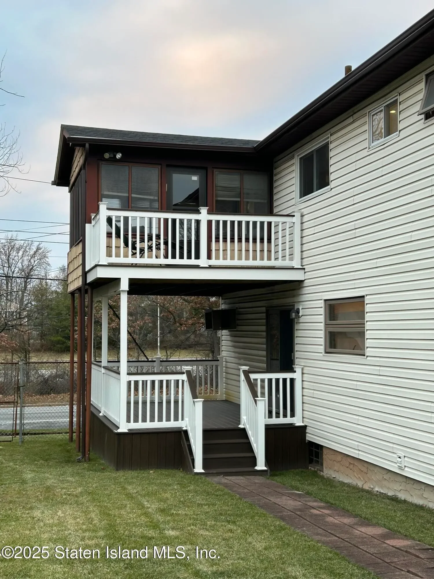 190 Parkwood Avenue, New York, New York, United States. - Photo 9