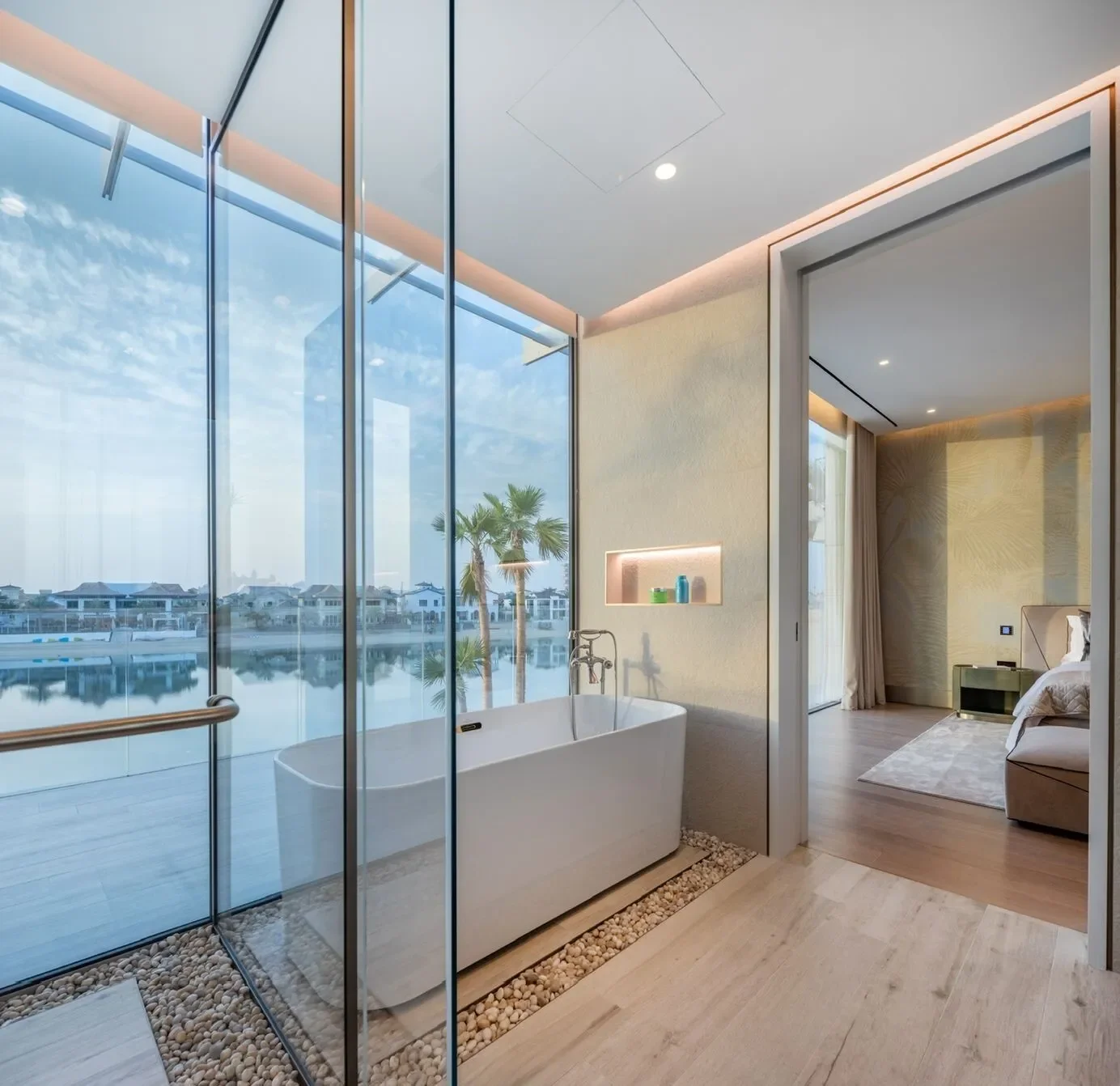 Modern 6BR Beachfront Villa I Atlantis View I New