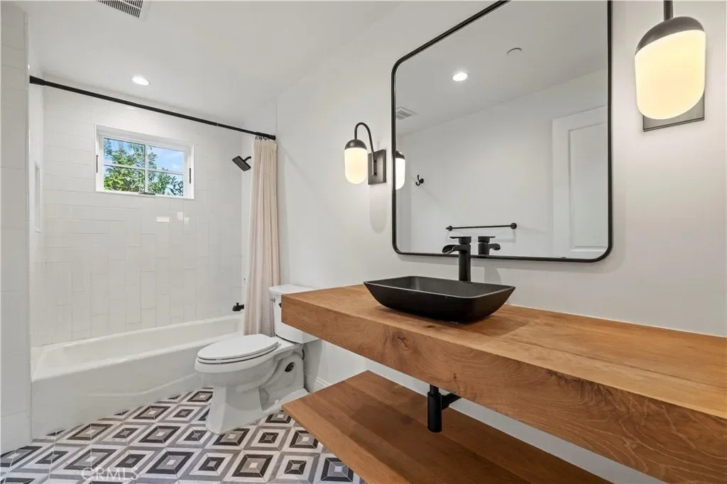 5200 Collier Place, Woodland Hills, CA, 91364, USA, Los Angeles, California, United States. - Photo 44