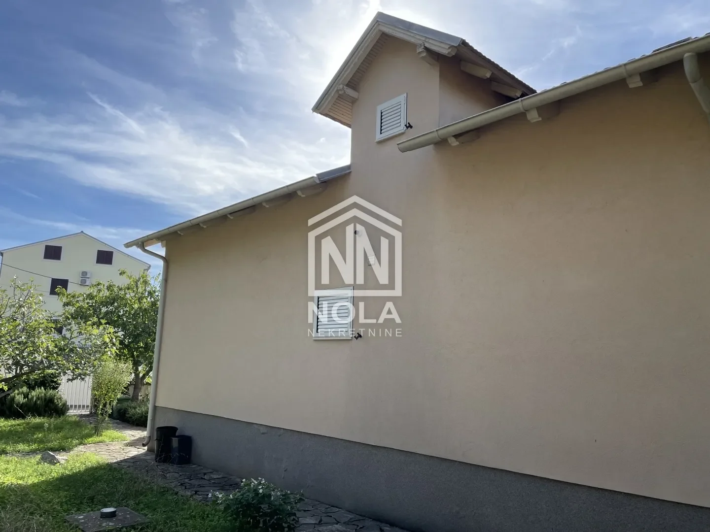 Exterior photo 12