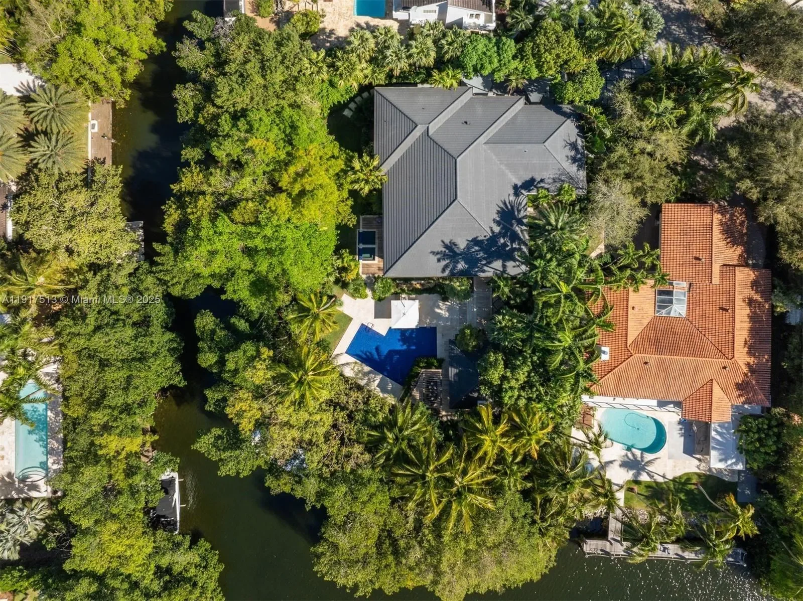 7150 W Lago Dr, Miami, Florida, United States. - Photo 68