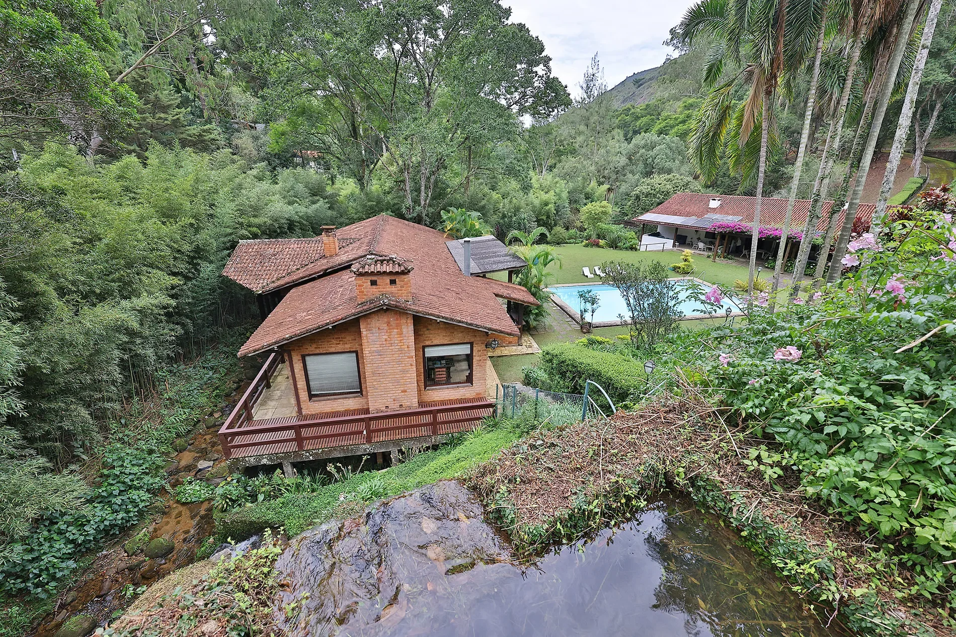Exterior photo 12