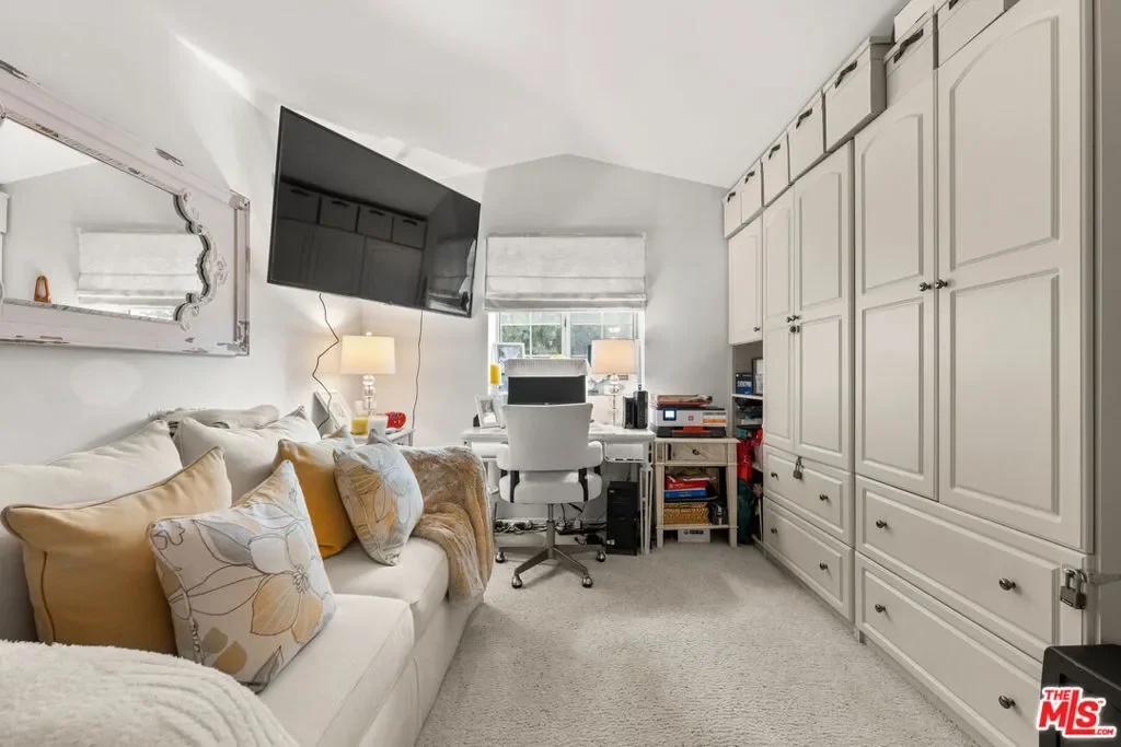 7282 Woodvale Court, Bell Canyon, California, United States. - Photo 20
