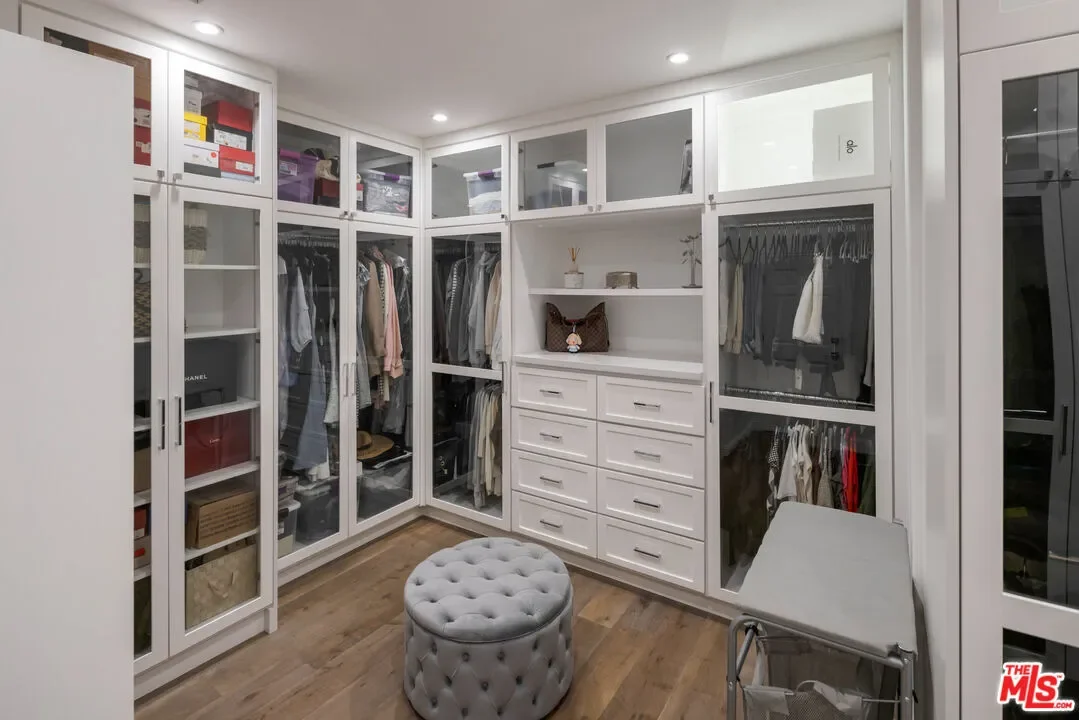 15916 Daniel Ln, Los Angeles, California, United States. - Photo 17