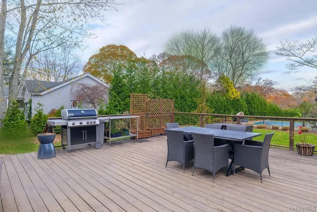 2400 Aldrich Lane, Laurel, New York, United States. - Photo 14
