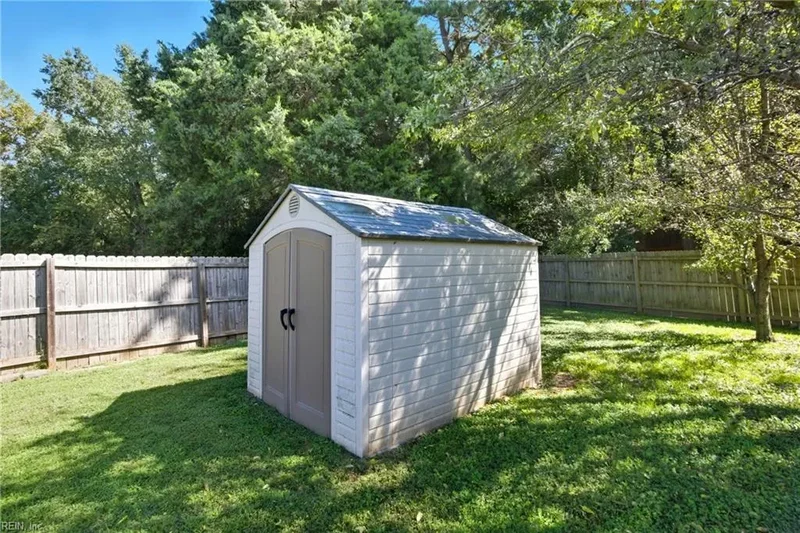627 Luray Terrace, Chesapeake, VA 23322, Chesapeake, Virginia, United States. - Photo 25