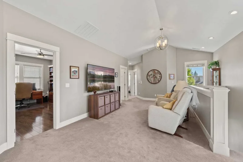 325 N Cowboy St, Sisters, OR 97759, Sisters, Oregon, United States. - Photo 34