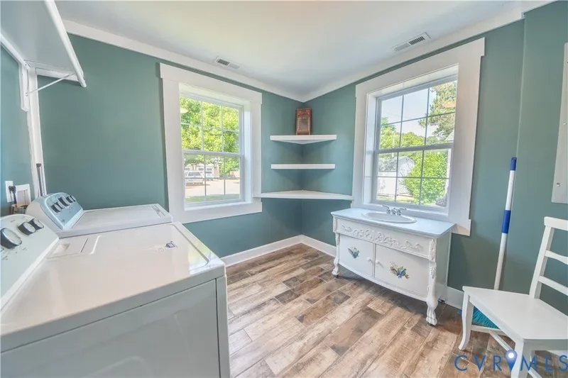 154 Riverside Drive, Deltaville, Virginia, United States. - Photo 32