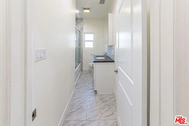 801 N Alexandria Avenue, Los Angeles, California, United States. - Photo 32