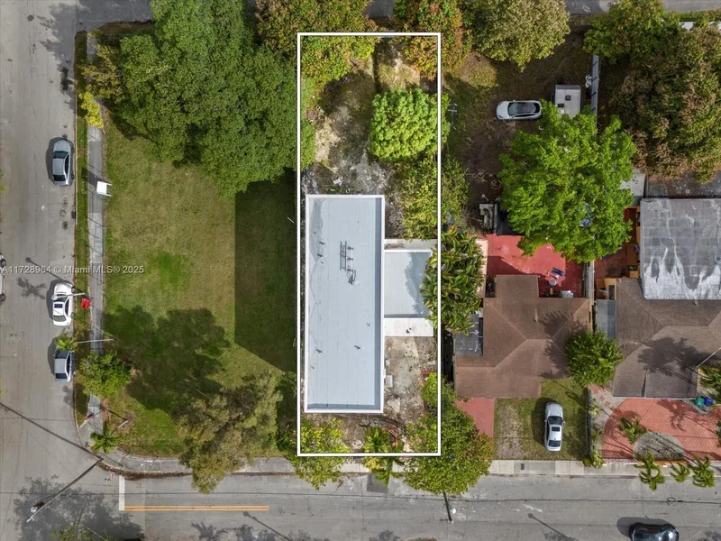 2285 SW 17th Ter, Miami, Florida, United States. - Photo 2