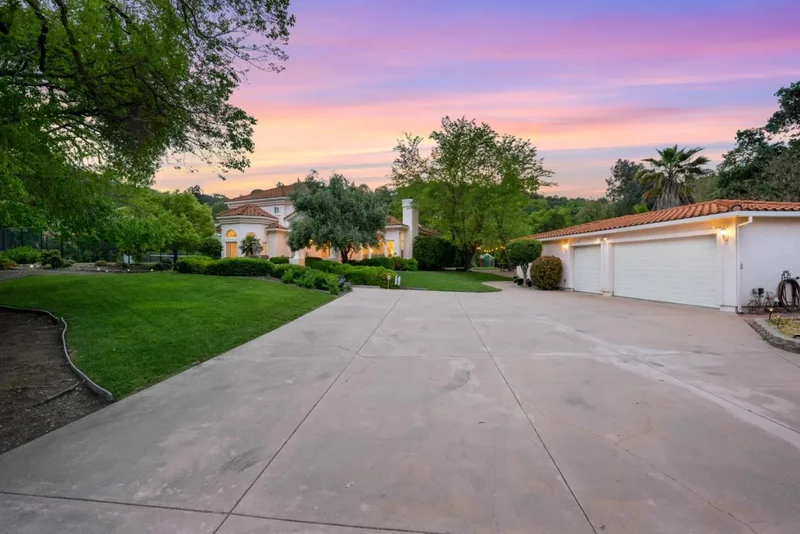 1190 Llagas Road, Morgan Hill, California, United States. - Photo 47
