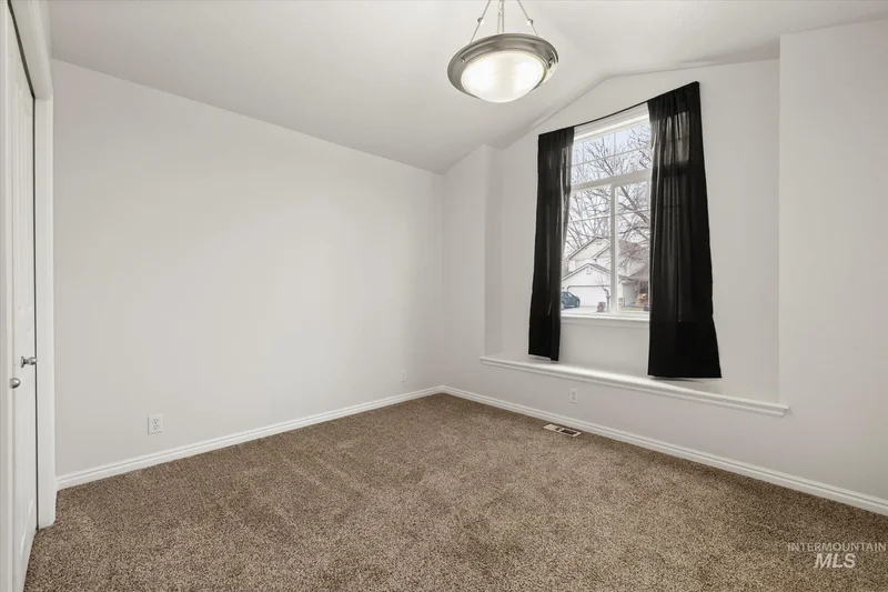 5282 N Schumann Ave, Meridian, ID 83646, Meridian, Idaho, United States. - Photo 27