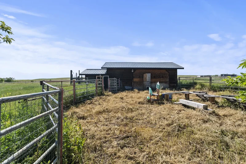 434205 32 Street East, Rural Foothills M.D., AB T1S 7B7, Foothills, Alberta, Canada. - Photo 11