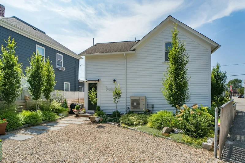 129 Cedar Avenue , East Providence, RI 02915, East Providence, Rhode Island, United States. - Photo 34
