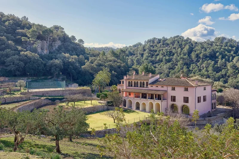 One of Mallorca's best-preserved estate, located just outside the picturesque village of Esporles