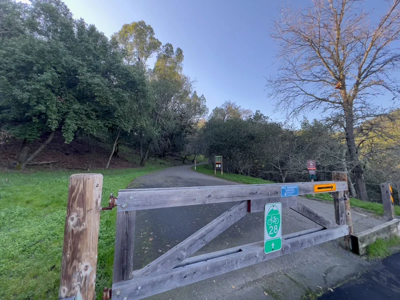 829 Las Pavadas Avenue , San Rafael, CA 94903, San Rafael, California, United States. - Photo 55