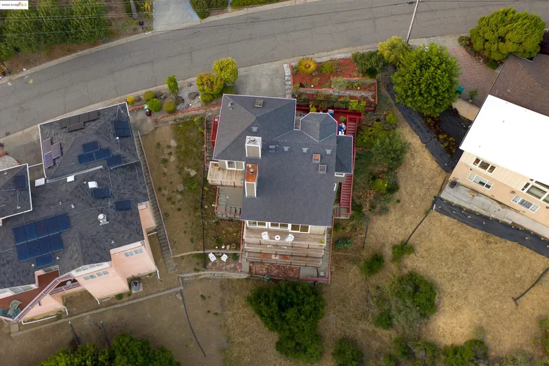 10353 Royal Oak Rd, Oakland, California, United States. - Photo 42