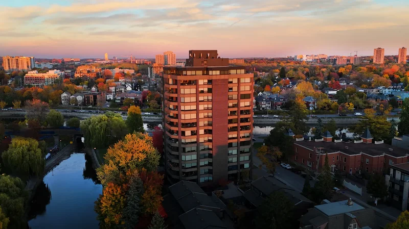 Glebe Condo Overlooking Patterson Creek