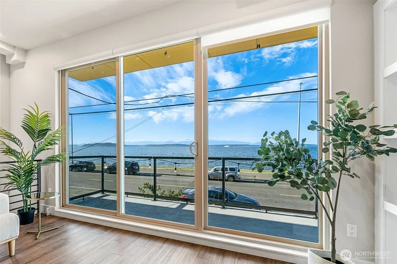 1772 Alki Avenue SW #B, Seattle, WA 98116, Seattle, Washington, United States. - Photo 5