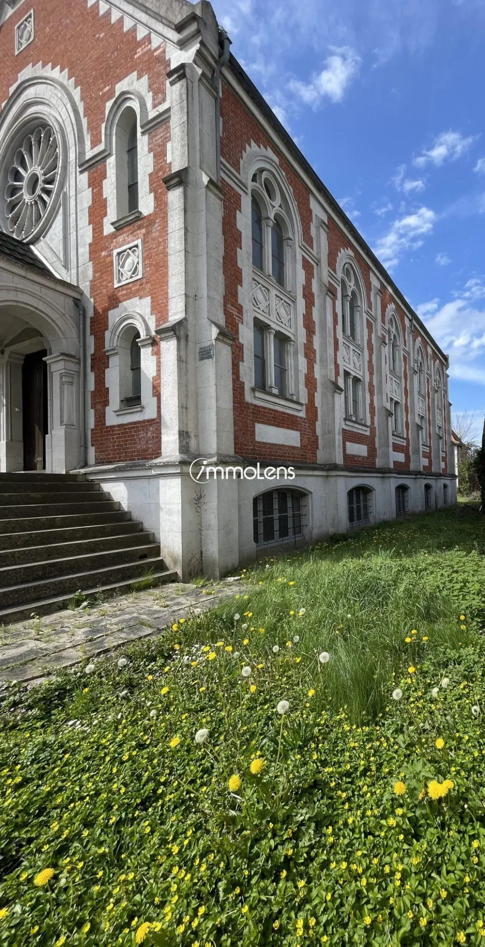 Exterior photo 7