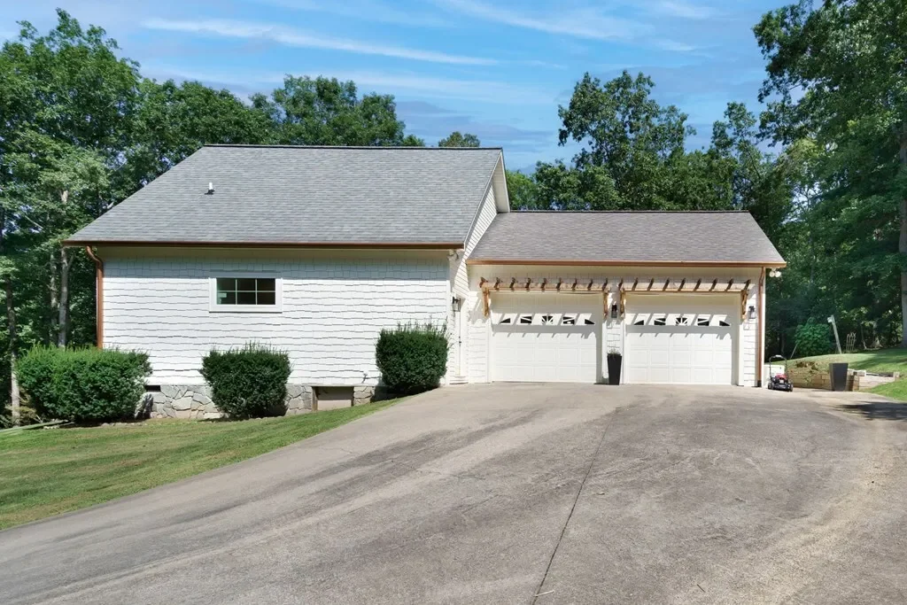211 W Oakcrest Drive, Blue Ridge, Georgia, United States. - Photo 5