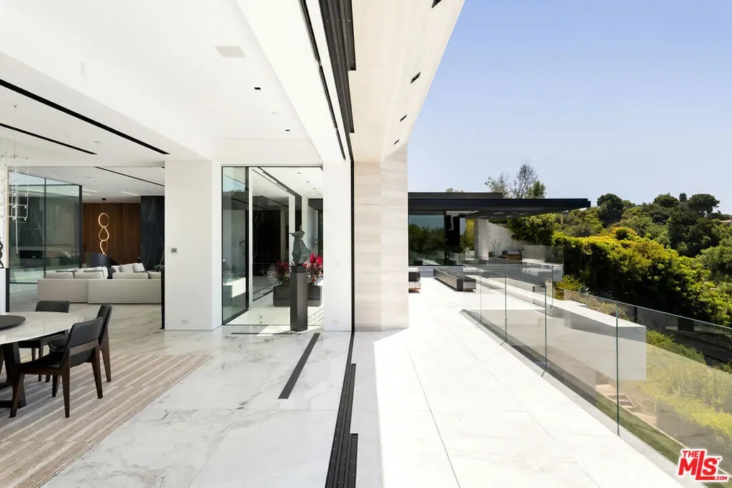 1108 Wallace, Beverly Hills, California, United States. - Photo 37