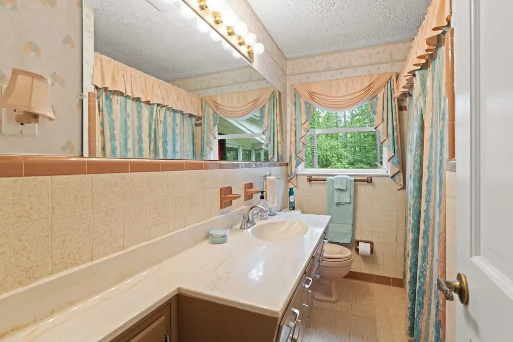 881 Rockbridge Road SW, Stone Mountain, Georgia, United States. - Photo 12