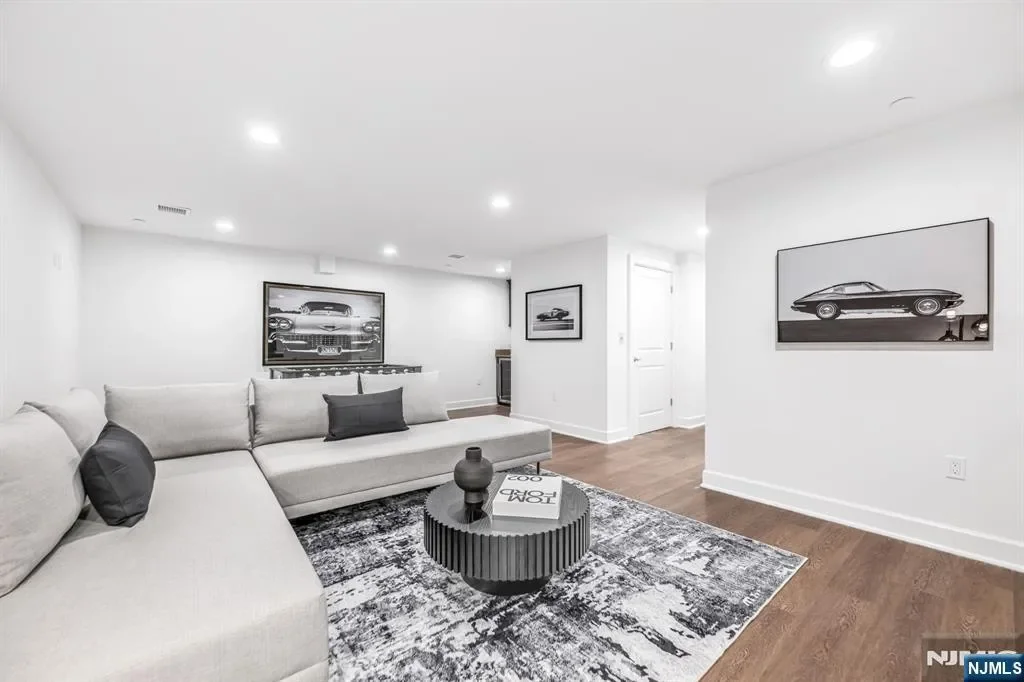 11 Gabriel Court #11, Paramus, New Jersey, United States. - Photo 34