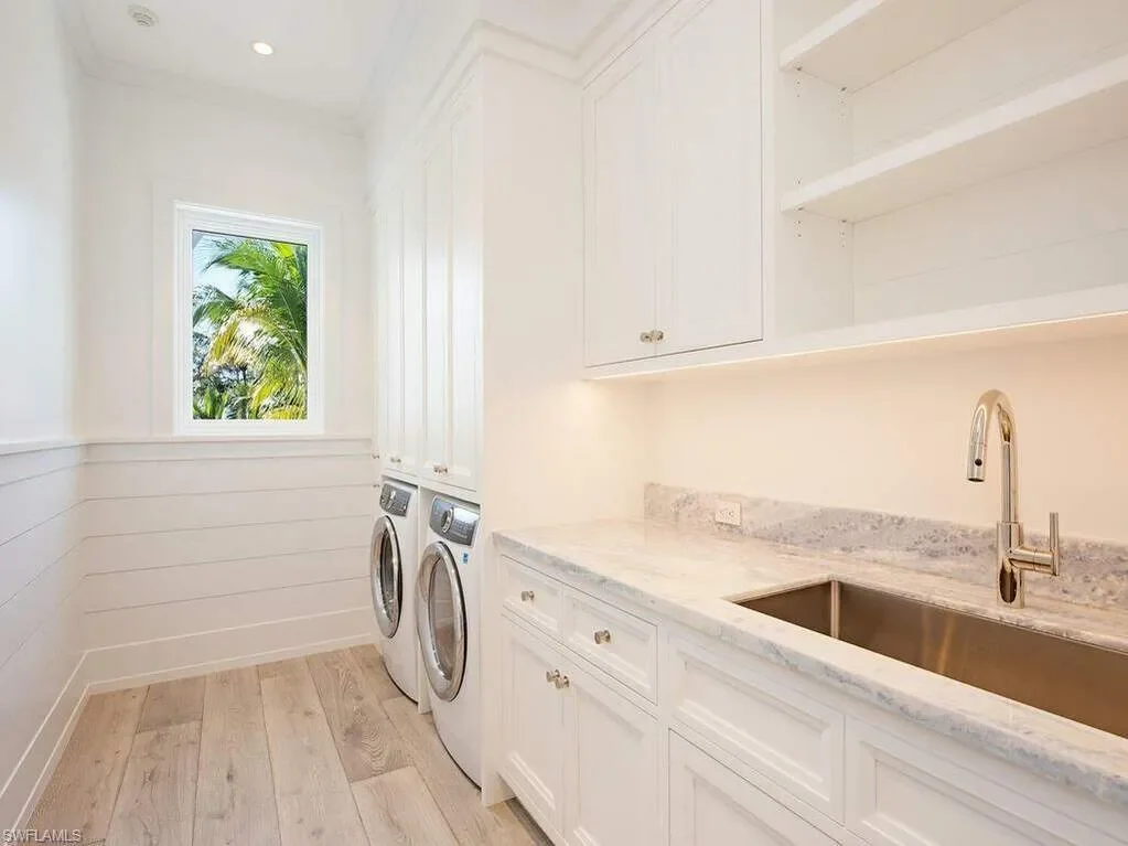 Naples, FL, 34102, USA, Naples, Florida, United States. - Photo 6