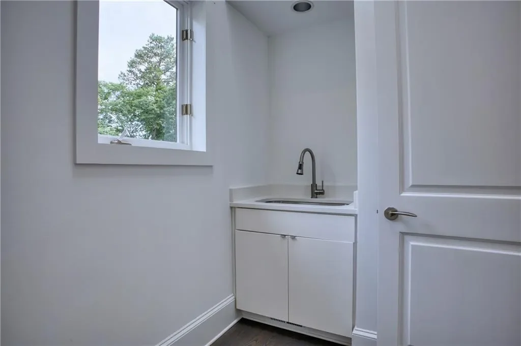 2883 W Roxboro Road NE, Atlanta, Georgia, United States. - Photo 39