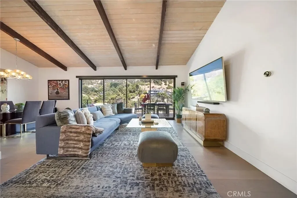 2522 Zorada Drive, Los Angeles, California, United States. - Photo 7