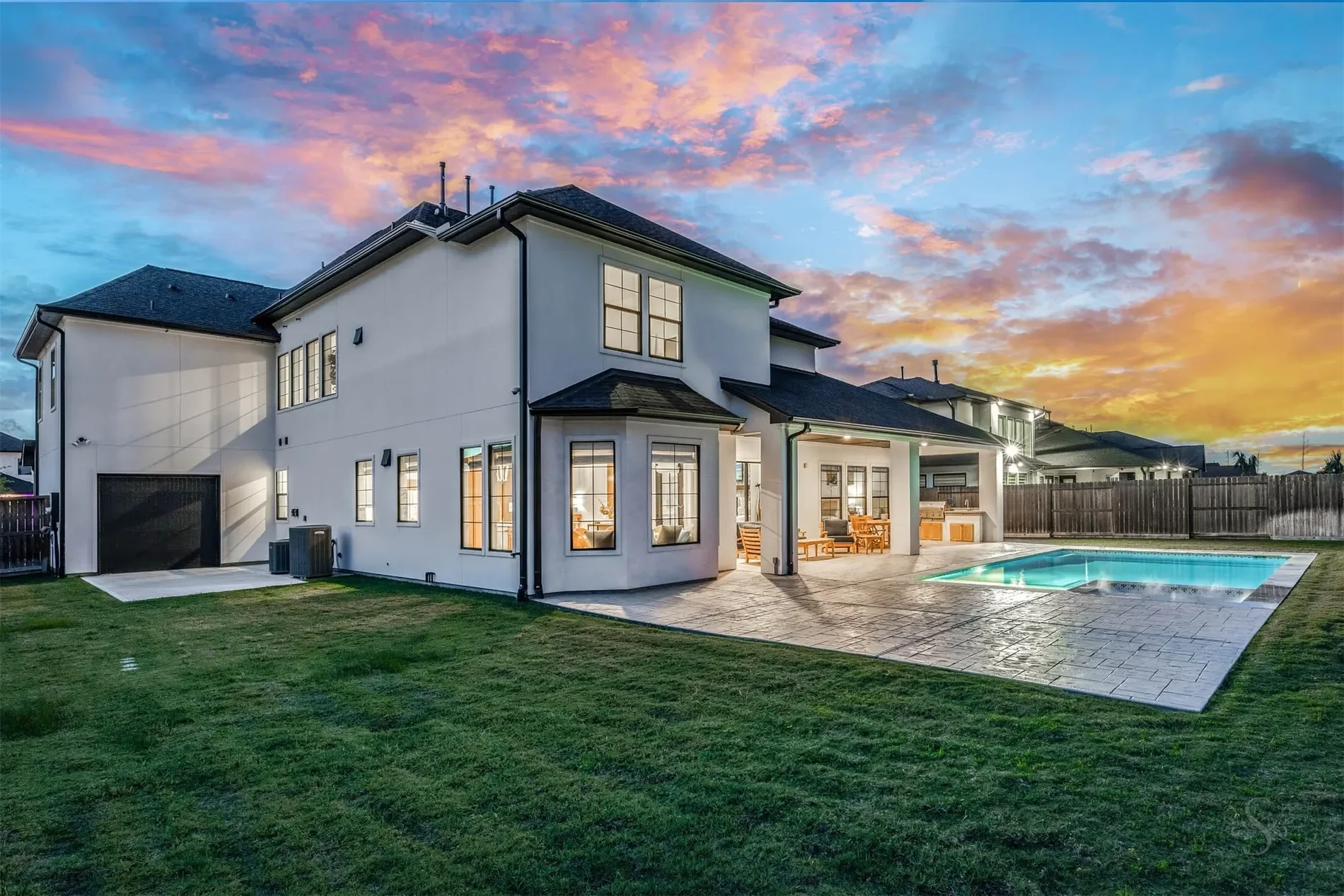 Exterior photo 7