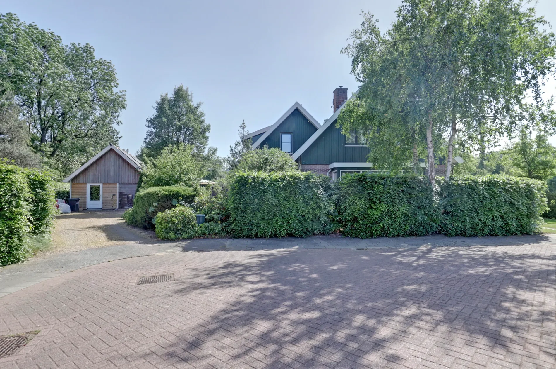 Exterior photo 10