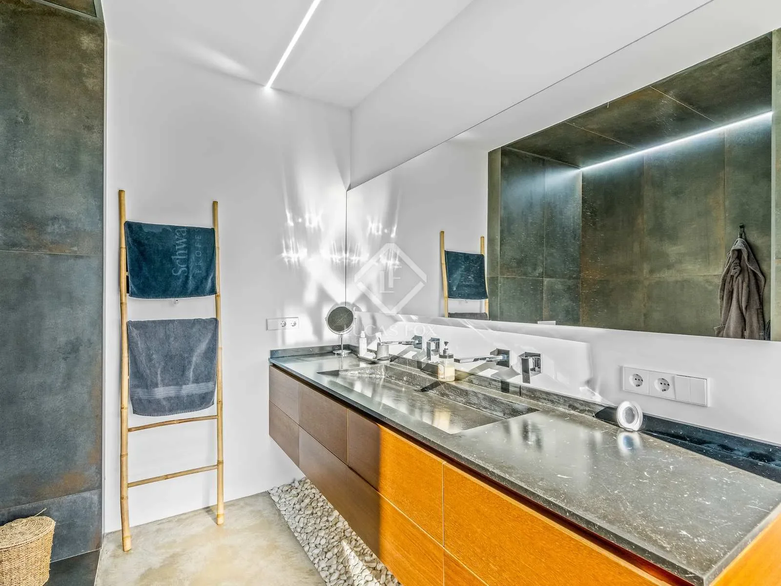 Gallery photo 12