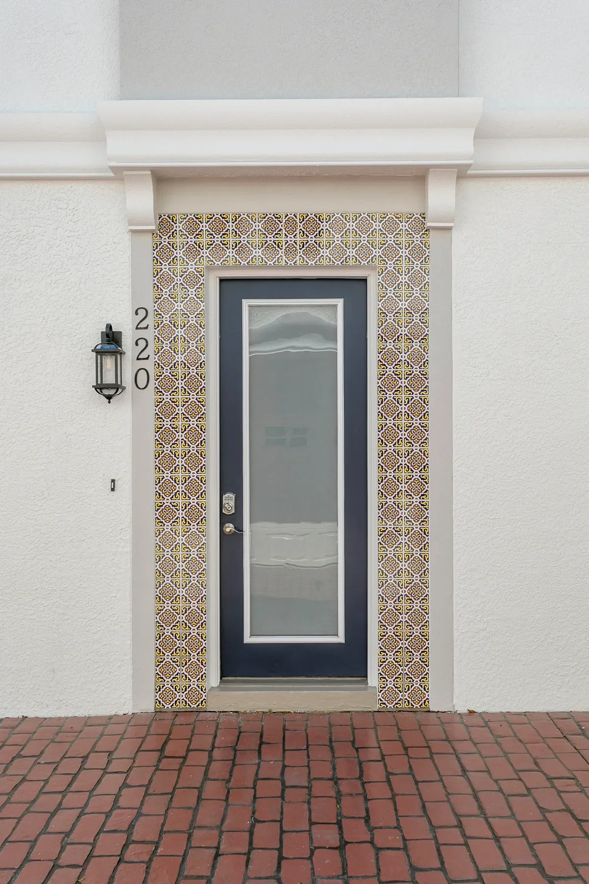 Exterior photo 3