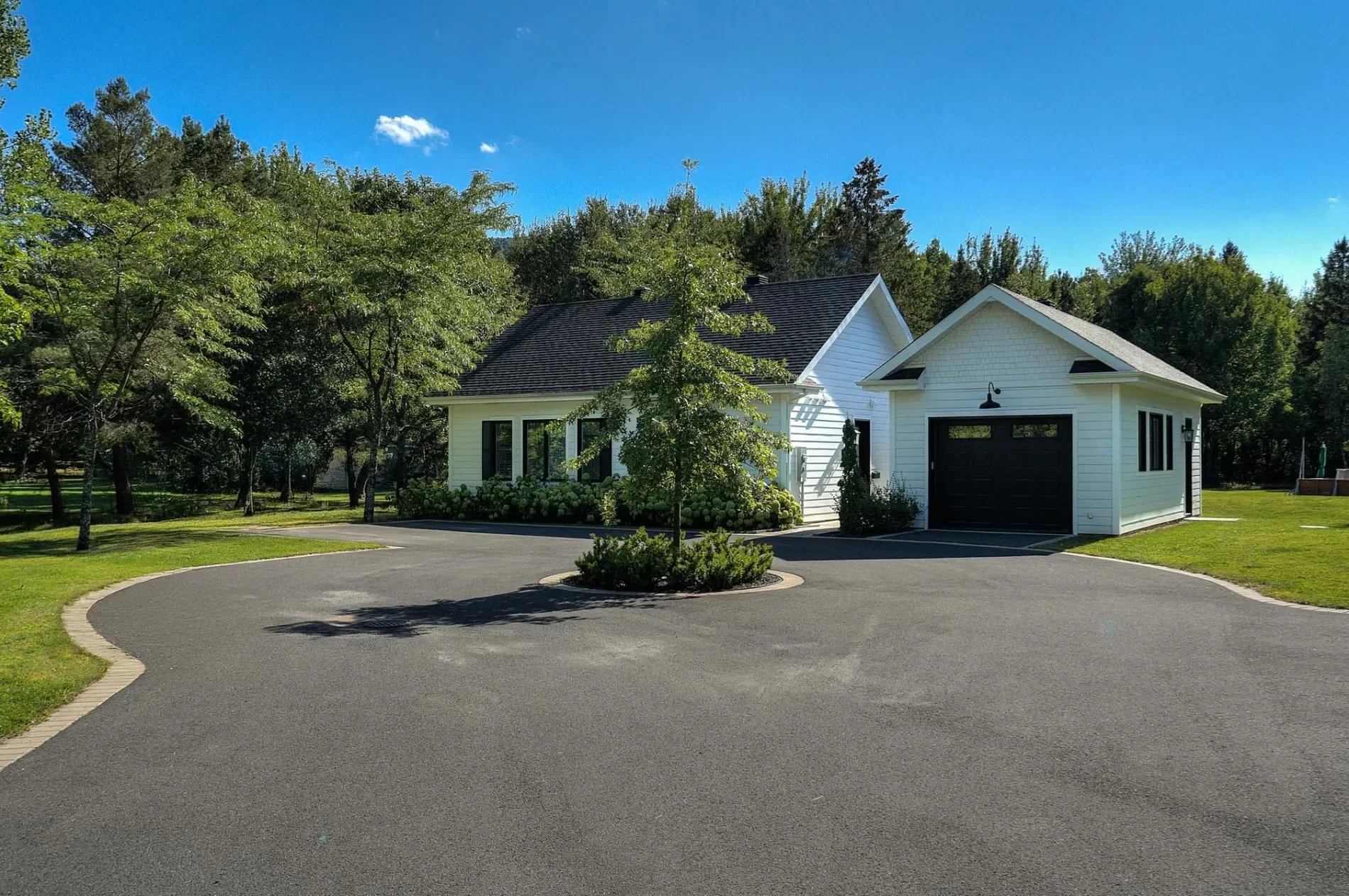 Exterior photo 9