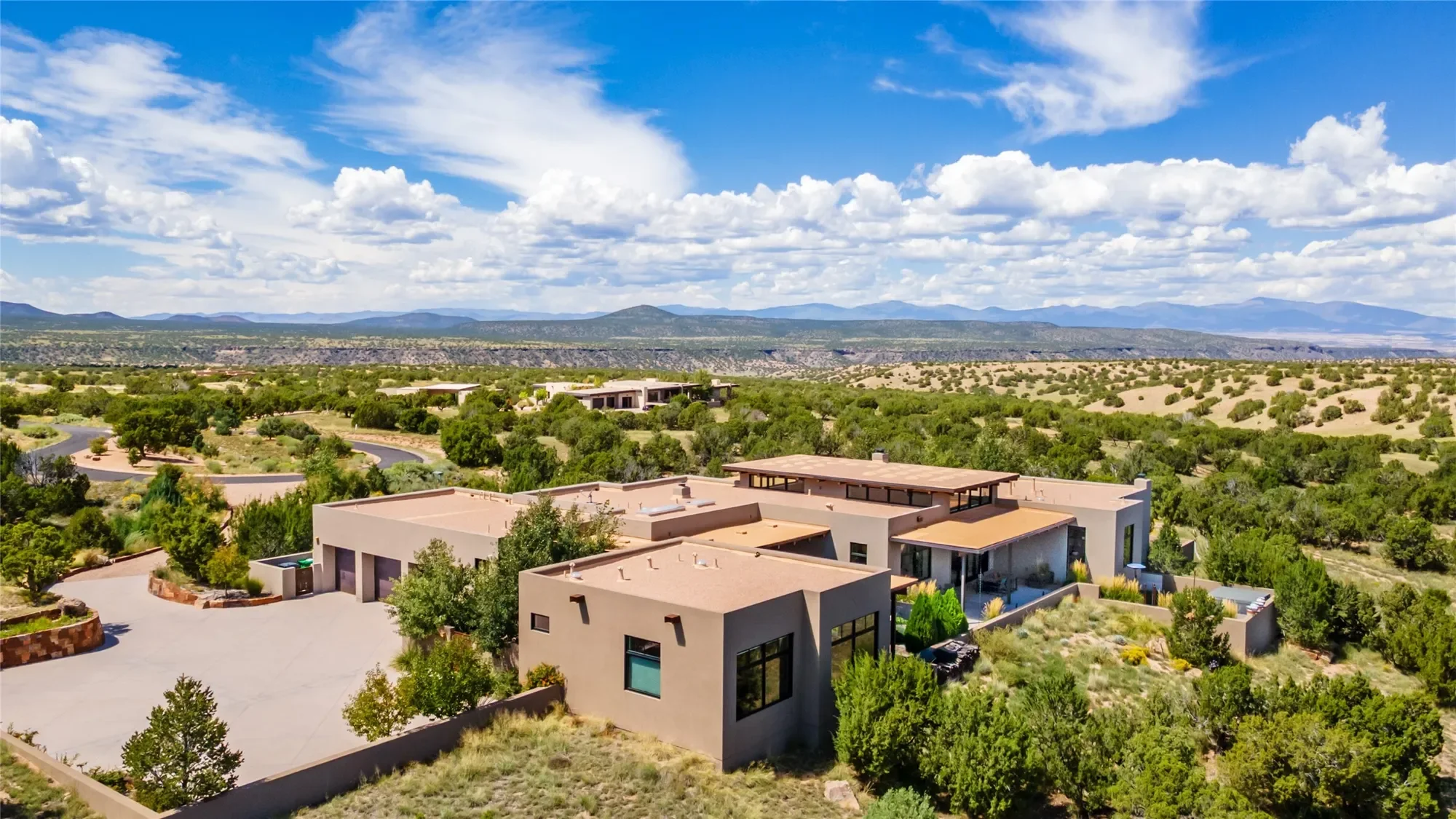 8 Camino Villenos, Santa Fe, NM 87506, Santa Fe, New Mexico, United States. - Photo 44