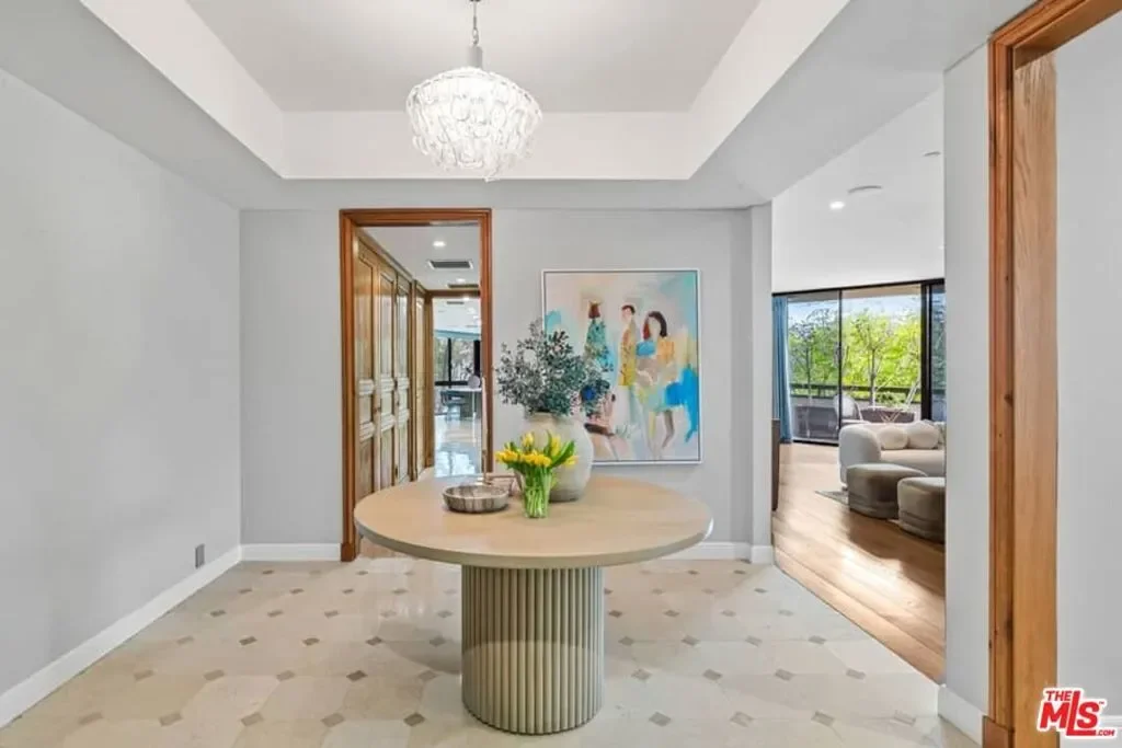 300 N Swall Drive 305, Beverly Hills, California, United States. - Photo 6