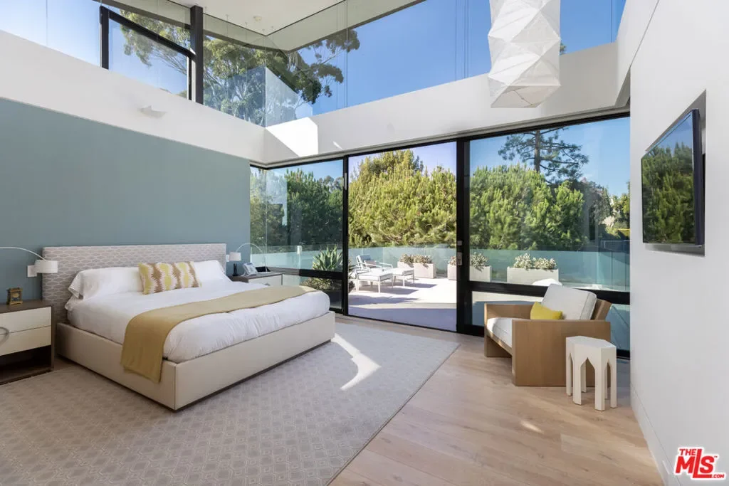 814 Toulon Drive, Los Angeles, California, United States. - Photo 7