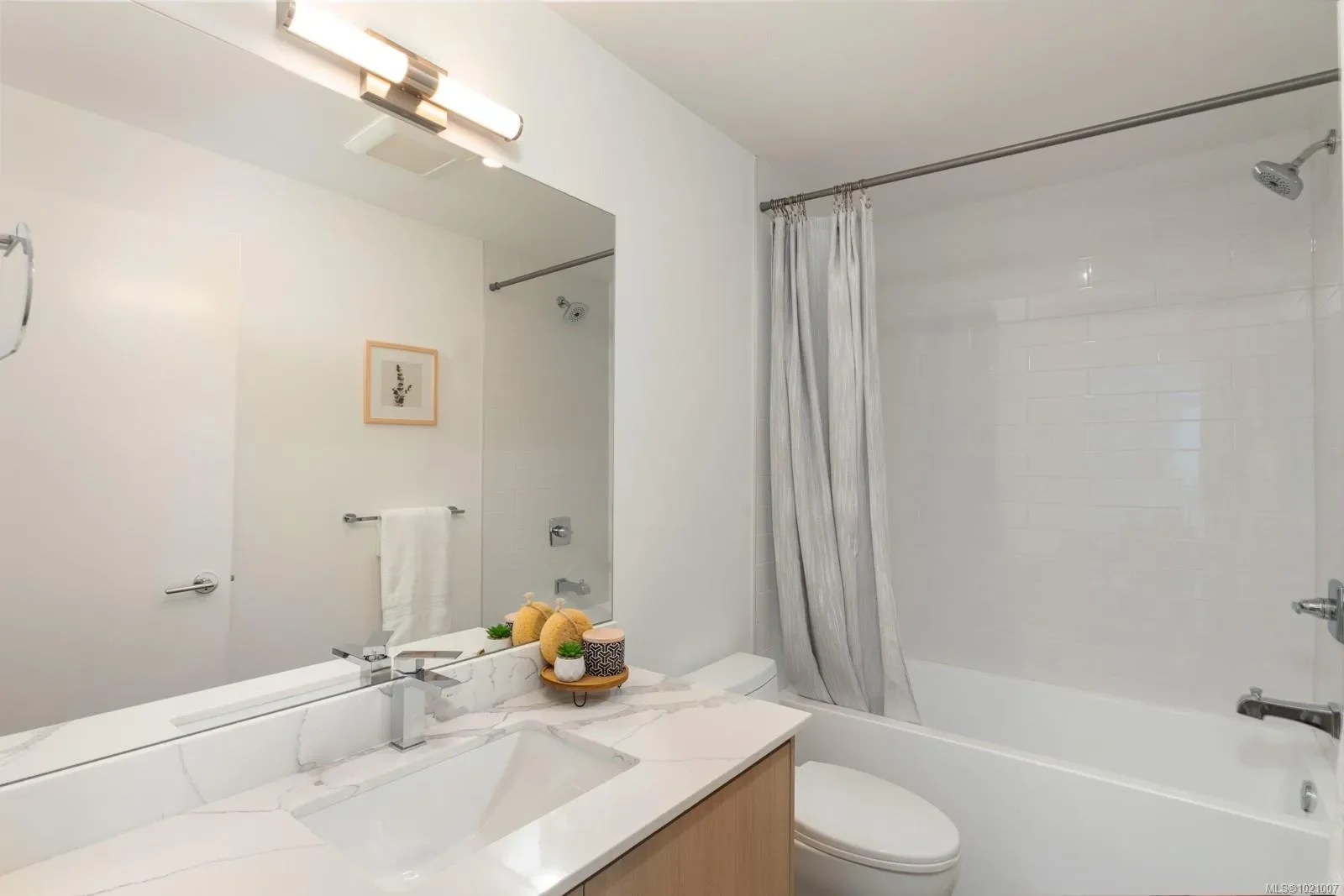 258 Helmcken Rd 303, View Royal, British Columbia, Canada. - Photo 23
