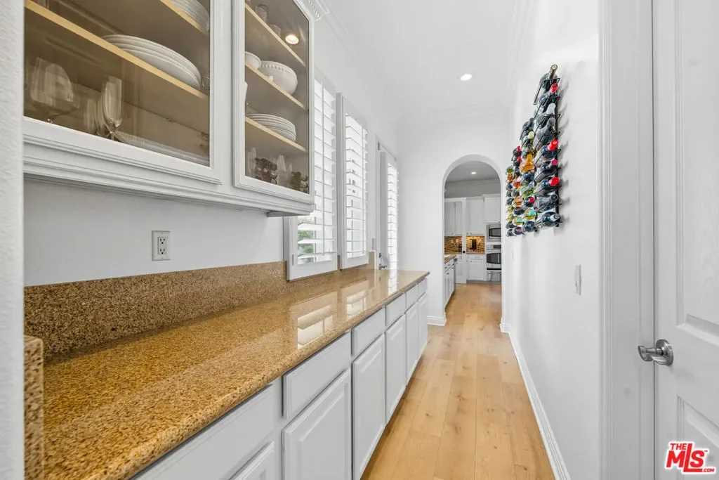 22074 Sagebrook Road, Los Angeles, California, United States. - Photo 10