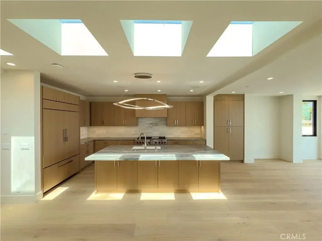 404 16th Street, Manhattan Beach, California, United States. - Photo 23