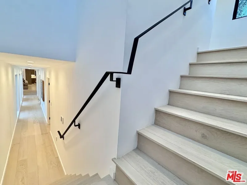4040 Cartwright Avenue, Los Angeles, California, United States. - Photo 19