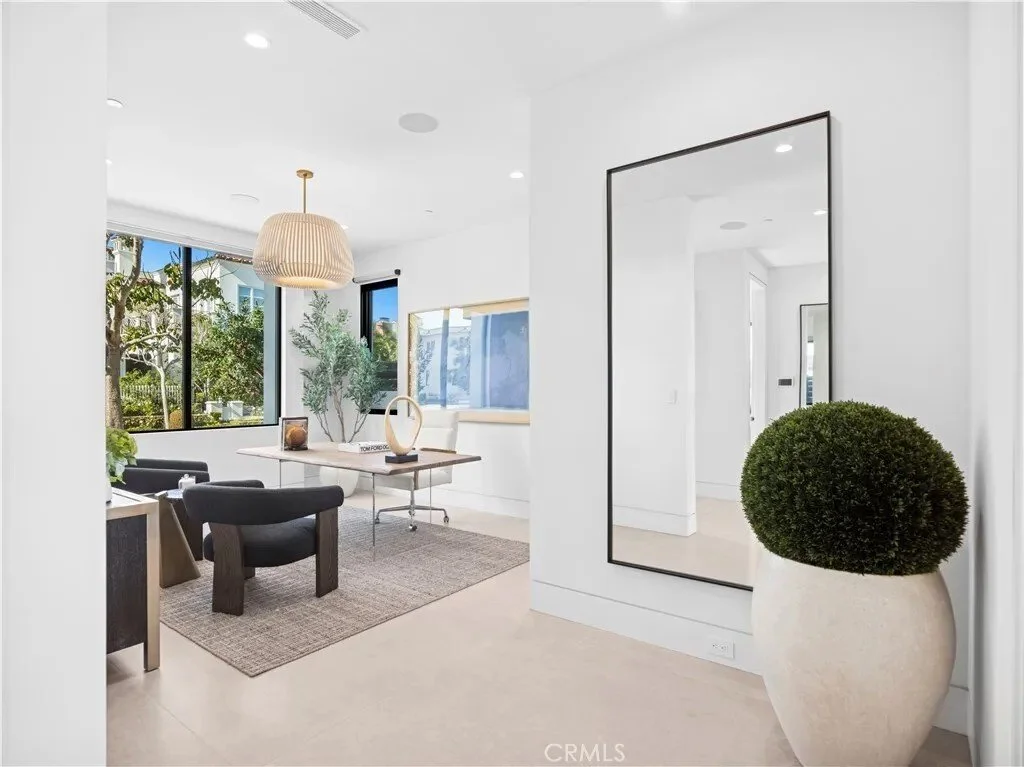 304 Poppy Ave, Newport Beach, California, United States. - Photo 13