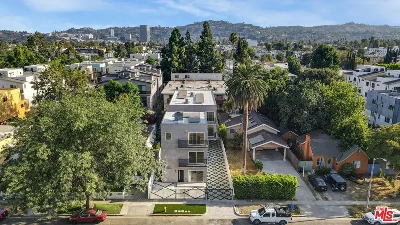 10828 Hesby Street, Los Angeles, California, United States. - Photo 25